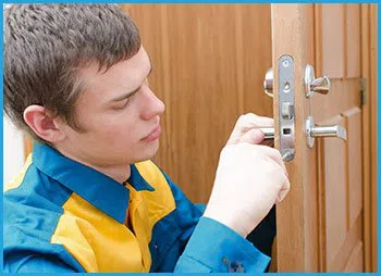 Lock Locksmith Services Springfield, VA 703-574-6794 - 5-lock-opening